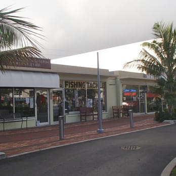 Parrot Plaza - Parks Near Me - Lauderdale, Florida Parrot Plaza - Parks Near Me - Lauderdale, Florida
