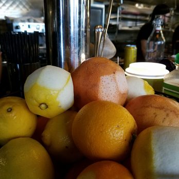 Au Cheval - fresh fruit for cocktails - Bars Near Me - Chicago, Illinois