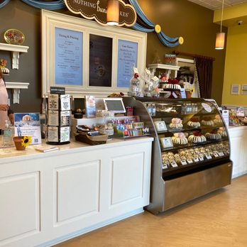 Nothing Bundt Cakes - a woman in a face mask - Bakeries Near Me - Glendale, California Nothing Bundt Cakes - a woman in a face mask - Bakeries Near Me - Glendale, California