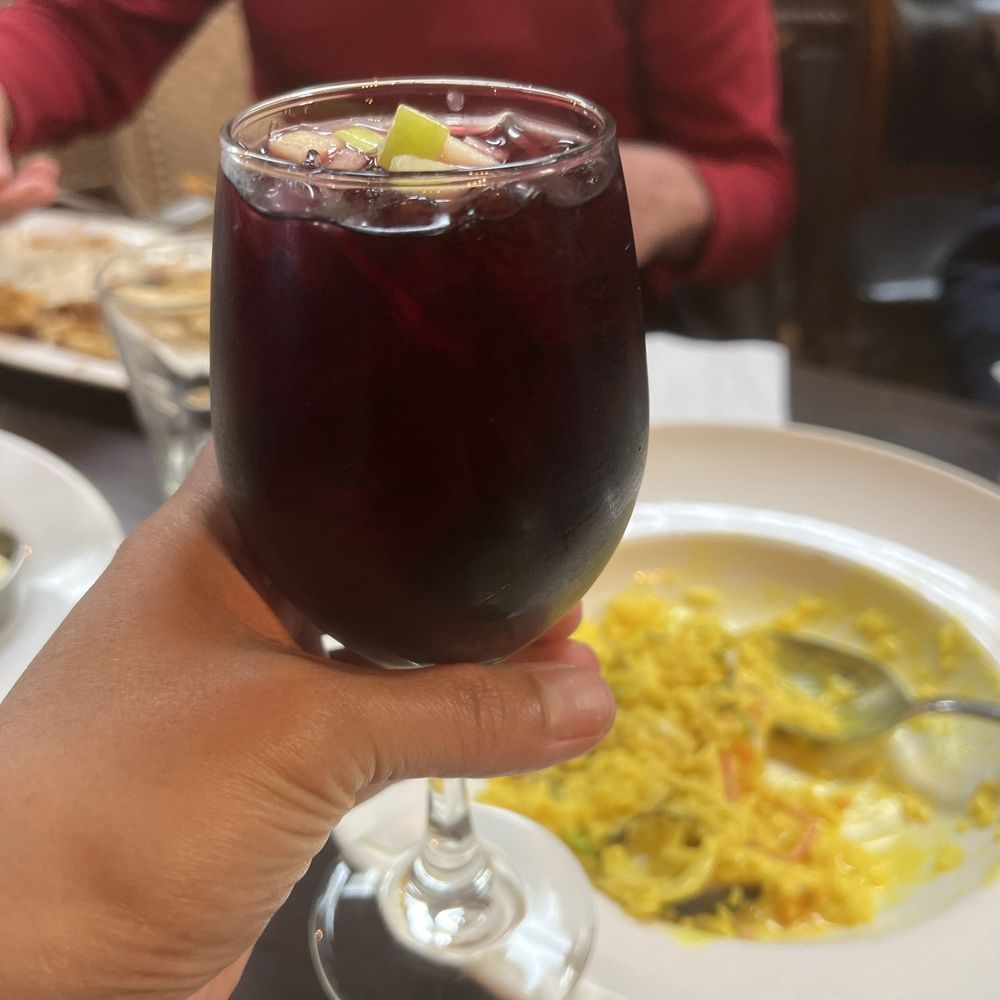 Sazon Peruvian Cuisine & Deli - Sangria roja - Peruvian Near Me - Santa Rosa, California Sazon Peruvian Cuisine & Deli - Sangria roja - Peruvian Near Me - Santa Rosa, California
