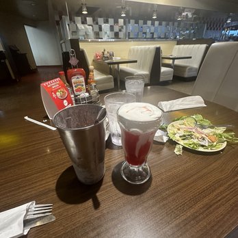 Bob's Big Boy Broiler - American Near Me - Downey, California