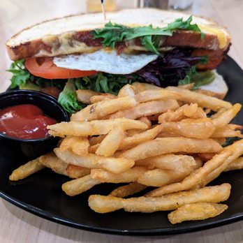 Brazen brewing - Brazen BLT with a fried egg and housemate bacon. - Breweries Near Me - Lancaster, New York