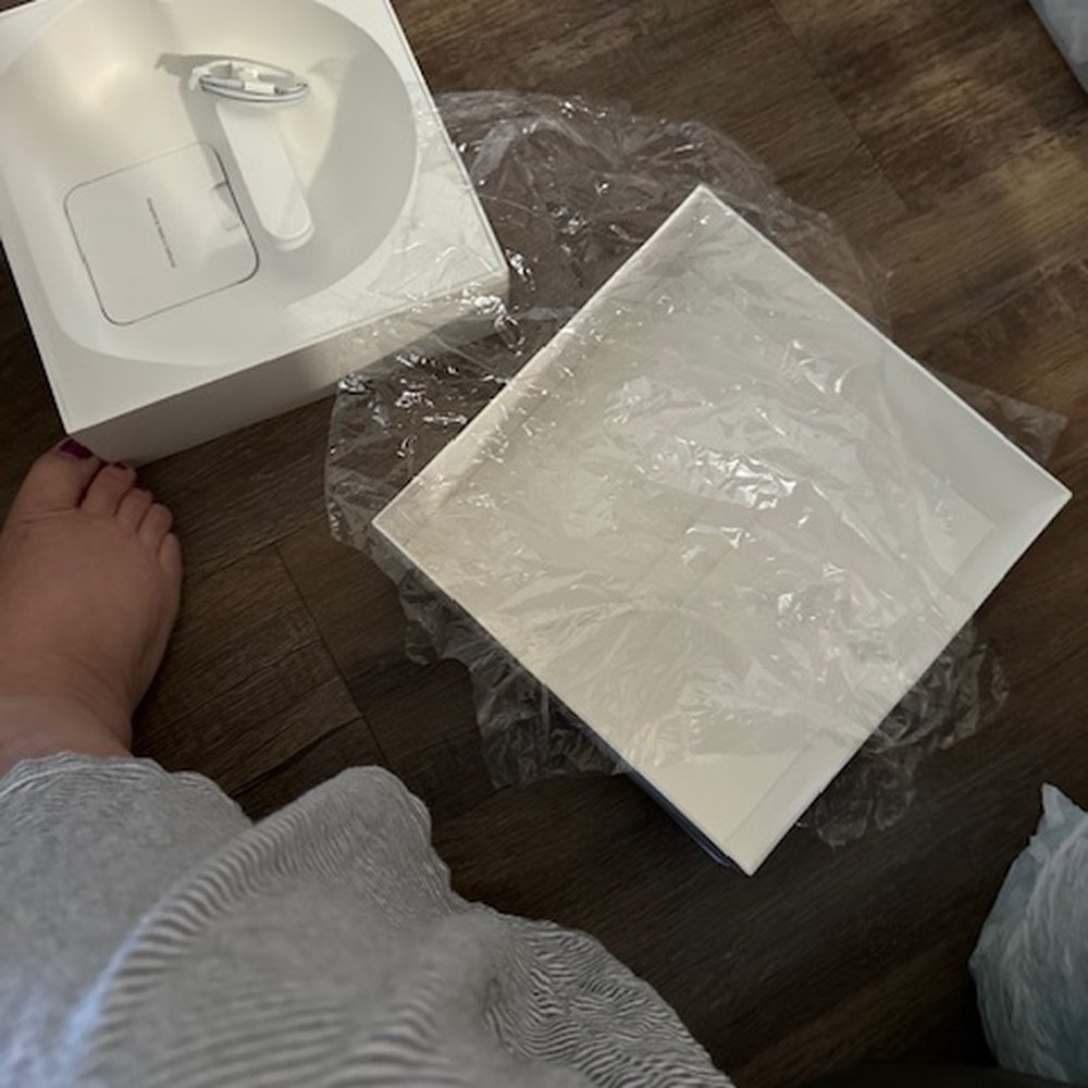 WeDo Movings - My Apple Airpods Max headphones box with missing headphones and the plastic wrapping thrown inside the box. - Movers Near Me - San Mateo, California WeDo Movings - My Apple Airpods Max headphones box with missing headphones and the plastic wrapping thrown inside the box. - Movers Near Me - San Mateo, California