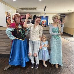 Elsa, Anna and the birthday girl Elsa, Anna and the birthday girl