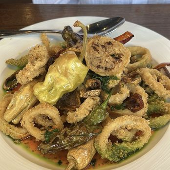 Entourage - Calamari - American Near Me - Downers Grove, Illinois