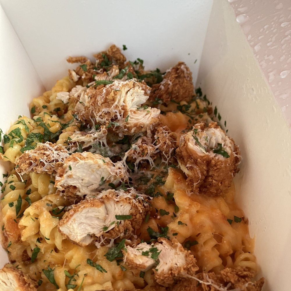 Fork & Hen - Mac and Cheese with fried chicken - Soul Food Near Me - Sarasota, Florida Fork & Hen - Mac and Cheese with fried chicken - Soul Food Near Me - Sarasota, Florida