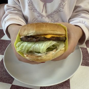 Classic Grill - Cheeseburger - American Near Me - Los Angeles, California Classic Grill - Cheeseburger - American Near Me - Los Angeles, California