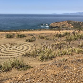 Mori Point - Gorgeous and uncrowded on a Thursday afternoon. Two labyrinths found, and a star. Perfect way to spend two hours. - Hiking Near Me - Pacifica, California