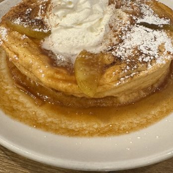 Aloha Kitchen - Apple Souffle a la Mode - Breakfast & Brunch Near Me - Honolulu, Hawaii