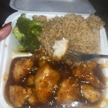 Lim's Star Restaurant - General Tso - New American Near Me - Livonia, Michigan Lim's Star Restaurant - General Tso - New American Near Me - Livonia, Michigan