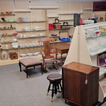 Silver Moon Antique Mall - Advertising,  Vintage Toys, Furniture,  Stools, Records,  Fishing,  Hunting,  Lighting. - Antiques Near Me - Lewisburg, Pennsylvania