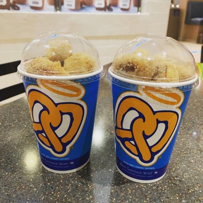 Auntie Anne's by null