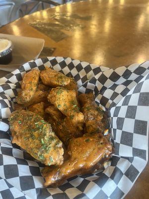 Kickin Wings by null