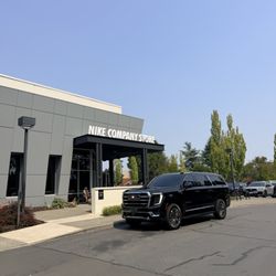 Portland Private Town Car - PDX Chauffeur - PDX Private Car Service
