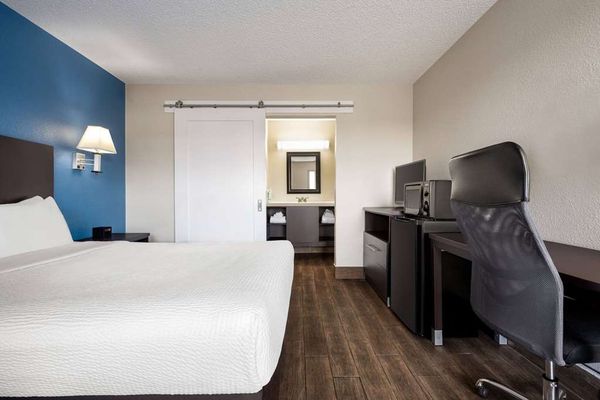CLOSED - Red Roof Inn Kingman by null