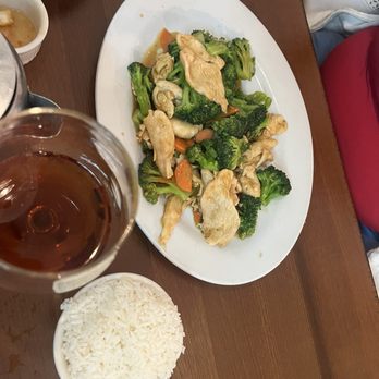 Lotus Chinese Kitchen - Chicken with Broccoli - Chinese Near Me - Fort Lauderdale, Florida Lotus Chinese Kitchen - Chicken with Broccoli - Chinese Near Me - Fort Lauderdale, Florida