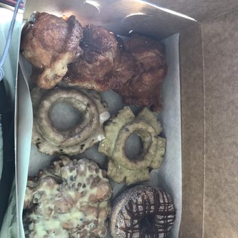 Kettle Glazed Doughnuts - Blueberry Lemon Doughnut , chocolate cronut Original Cruffin, blueberry lemon Fritter - Donuts Near Me - Hollywood, California Kettle Glazed Doughnuts - Blueberry Lemon Doughnut , chocolate cronut Original Cruffin, blueberry lemon Fritter - Donuts Near Me - Hollywood, California