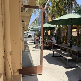 El Pollo Corona Grill - Side outside patio - Mexican Near Me - Simi Valley, California El Pollo Corona Grill - Side outside patio - Mexican Near Me - Simi Valley, California