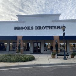 Brooks Brothers - Outside