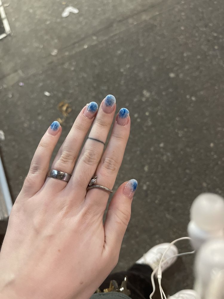 B & Q Nail Salon Inc