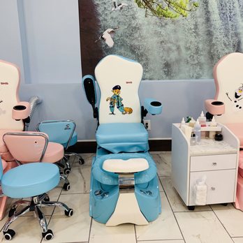Bebe Nail & Spa - Nail Salons Near Me - Gilberts, Illinois