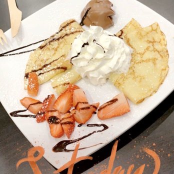 Bistro 6050 - Strawberry & Nutella Crepe - Empanadas Near Me - Chicago, Illinois