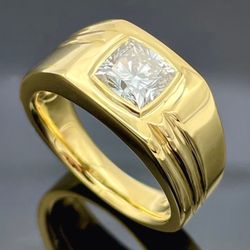 Lindsey Jewelers - Custom Yellow Gold and Diamond Wedding Band