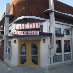 Lake City Family Restaurant - Front of the restaurant, view looking north.