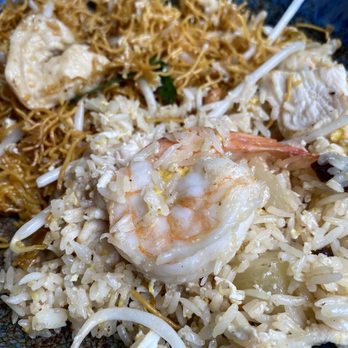 5 Thai Bistro - Crispy chicken and shrimp pad Thai and pineapple fried rice yummy - Asian Fusion Near Me - Portsmouth, New Hampshire