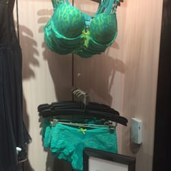 Victoria's Secret & PINK - Green Stuff