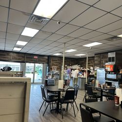 Bishop's BBQ - Inside view