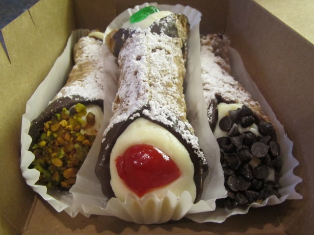 Romolo's Cannoli