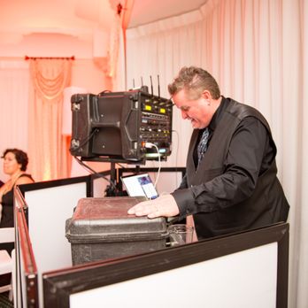 The GiG Entertainment - The one and only, Eric Cahill, doing what he does best! Turning tables - DJs Near Me - Escondido, California The GiG Entertainment - The one and only, Eric Cahill, doing what he does best! Turning tables - DJs Near Me - Escondido, California