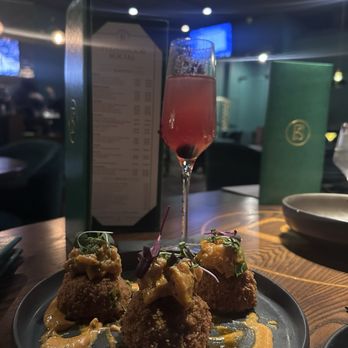 Flossmoor Social - Desserts Near Me - Flossmoor, Illinois