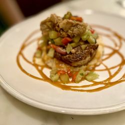 Hank's Low Country Seafood & Raw Bar - Rare seared blackened tuna $49