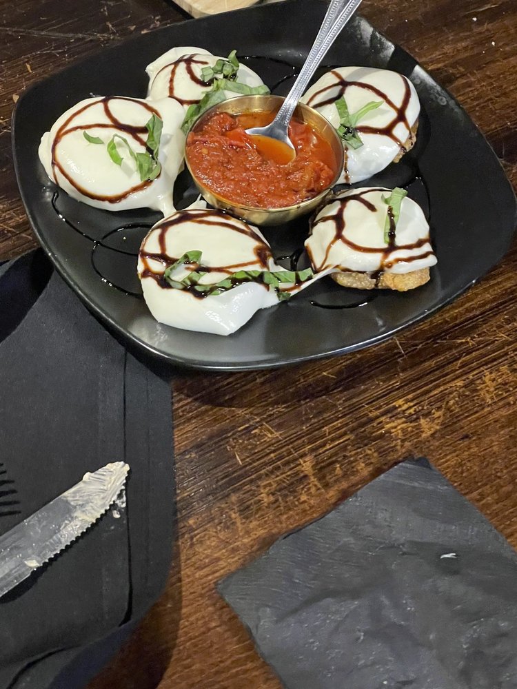 Kingston's Steakhouse - wedding in Cedar Rapids, IA