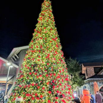 The Vineyards at Porter Ranch - Annual Holiday Tree Lighting, immediately followed by live performances at The Vineyards at Porter Ranch, 12/4/2025 - Shopping Centers Near Me - Porter Ranch, California The Vineyards at Porter Ranch - Annual Holiday Tree Lighting, immediately followed by live performances at The Vineyards at Porter Ranch, 12/4/2025 - Shopping Centers Near Me - Porter Ranch, California