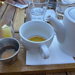 Restaurace Podolka - Proper lemon and honey tea