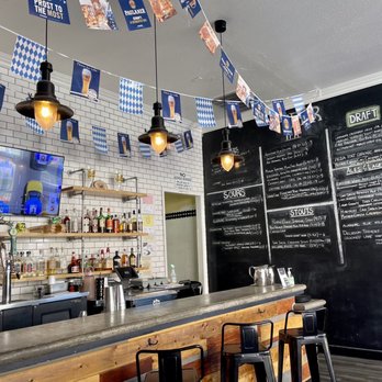West Oak Nosh - Small bar with beer menu on the wall - German Near Me - Lodi, California