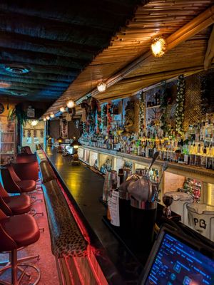 Hala Kahiki Lounge by null