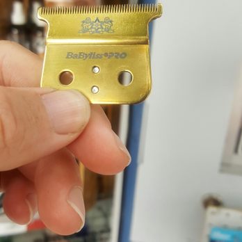 Barber supply 562 - New gold blade - Cosmetics & Beauty Supply Near Me - Bellflower, California Barber supply 562 - New gold blade - Cosmetics & Beauty Supply Near Me - Bellflower, California