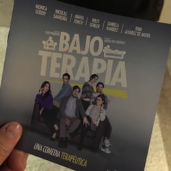 Teatro Mori - Brochure ~ Bajo Terapia . Estreno