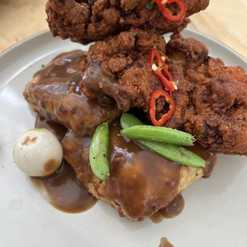 Toast Kitchen & Bakery - Hot Chicken & Biscuits - Breakfast & Brunch Near Me - Tustin, California