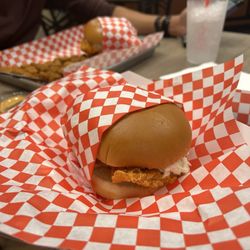 Chick-N-Run Hot Chicken & Wings - Run Sando