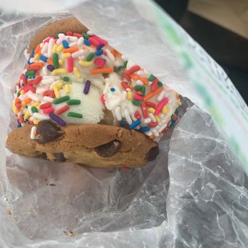 Paradise Ice Cream - Ice cream Cookie Sandwich- Classic- NEW - Ice Cream & Frozen Yogurt Near Me - Springfield, Virginia