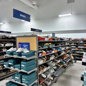 Marshalls - Shoes! - Department Stores Near Me - La Verne, California