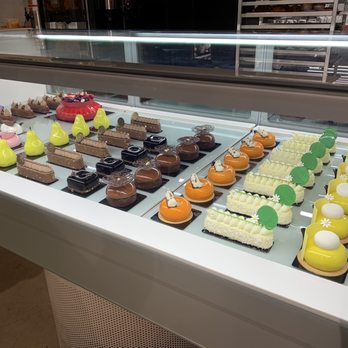 Bachour - Bakeries Near Me - Coral Gables, Florida