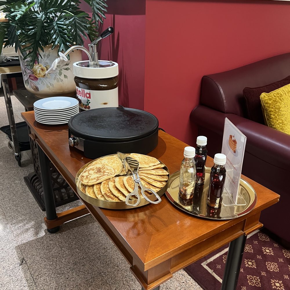 Hotel Gran Duca Di York - And the entry to breakfast. Warm pancakes! - Hotels Near Me - Milan, Michigan Hotel Gran Duca Di York - And the entry to breakfast. Warm pancakes! - Hotels Near Me - Milan, Michigan