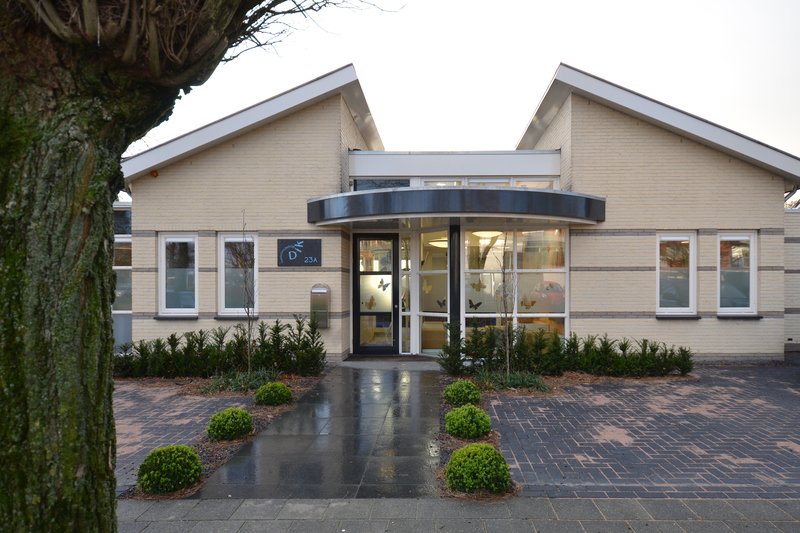TANDARTSENPRAKTIJK DIK Updated April 2024 Hugo De Grootlaan 23 A