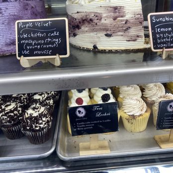 Jennivee’s Bakery - Desserts Near Me - Chicago, Illinois Jennivee’s Bakery - Desserts Near Me - Chicago, Illinois